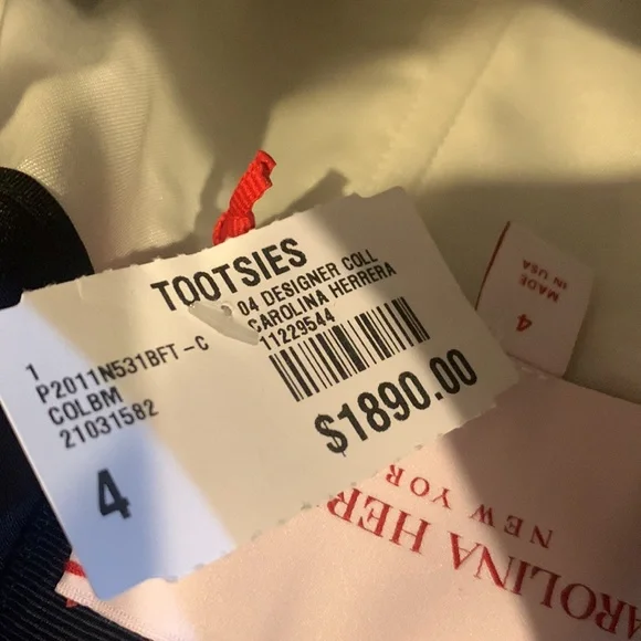 Carolina Herrera Dress - Picture 9 of 10